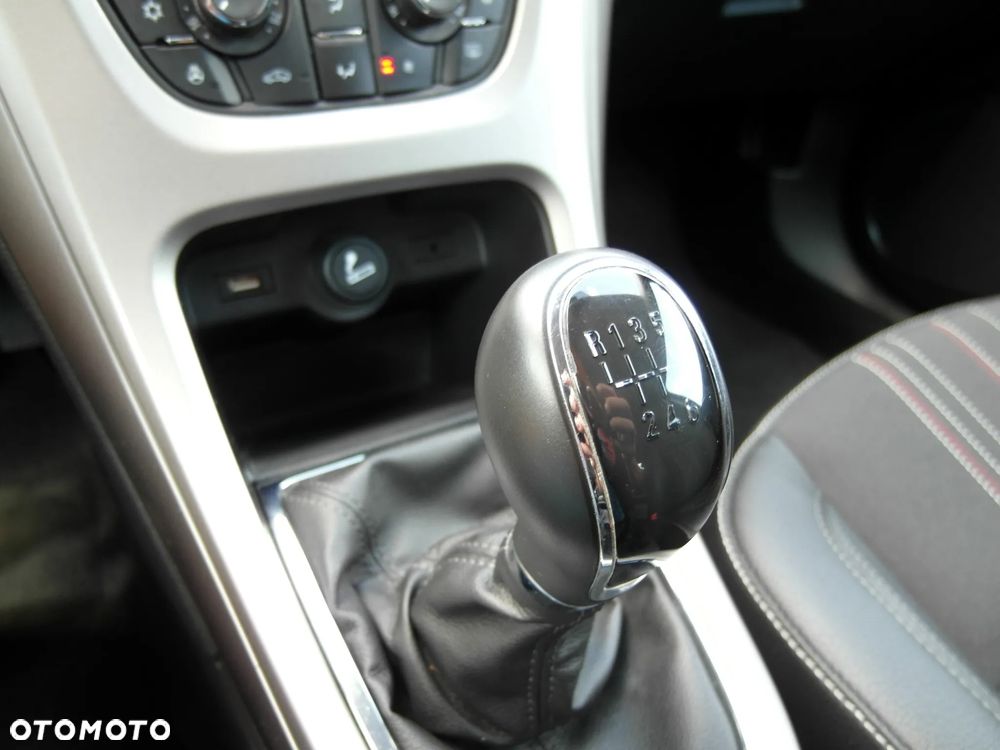 Opel Astra 1.4 Turbo 150 Jahre - 36