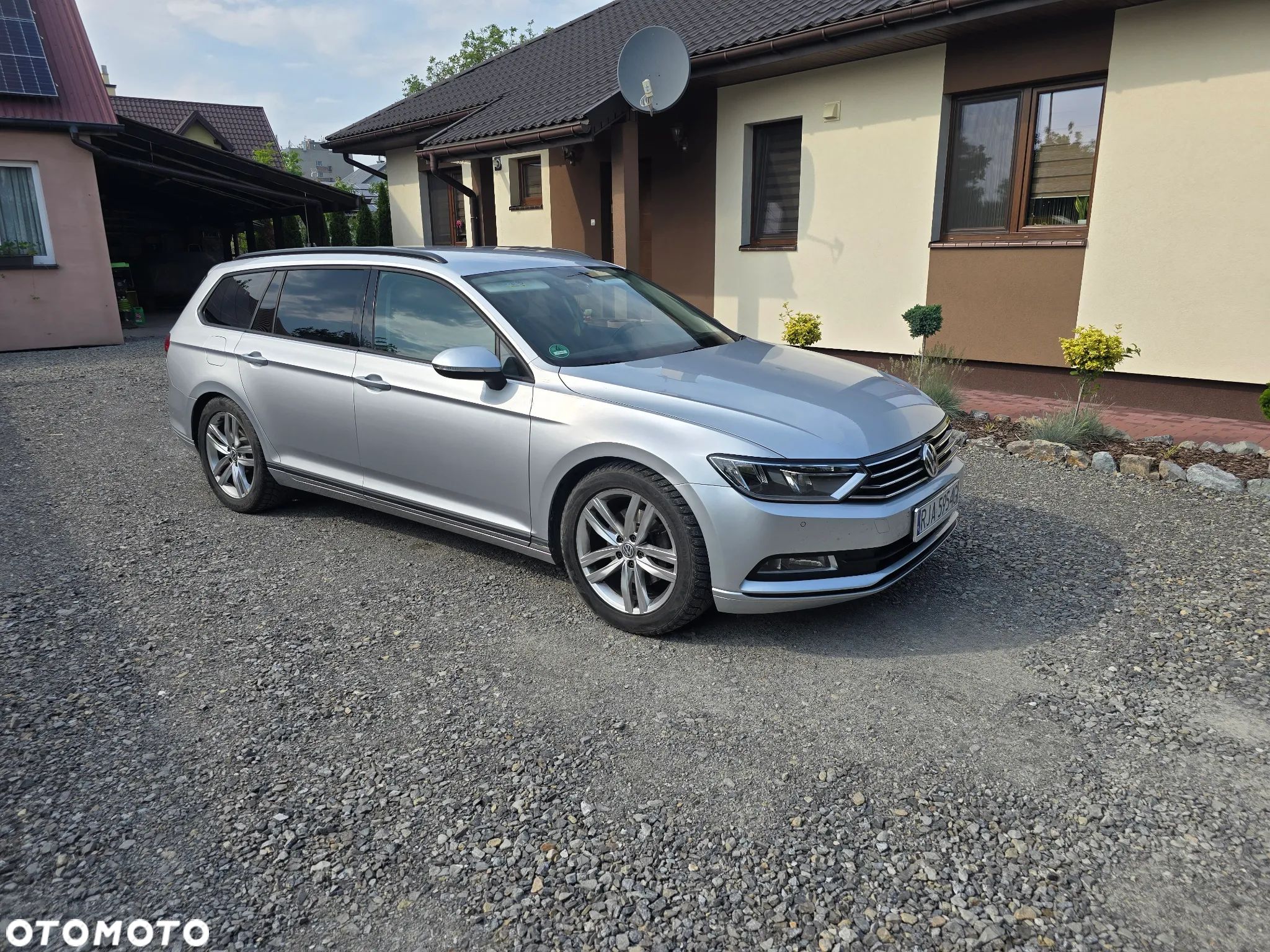 Volkswagen Passat - 1