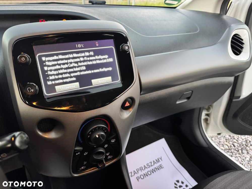 Toyota Aygo x.shift x-play connect - 36