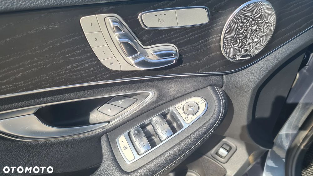 Mercedes-Benz Klasa C 300 7G-TRONIC AMG Line - 12
