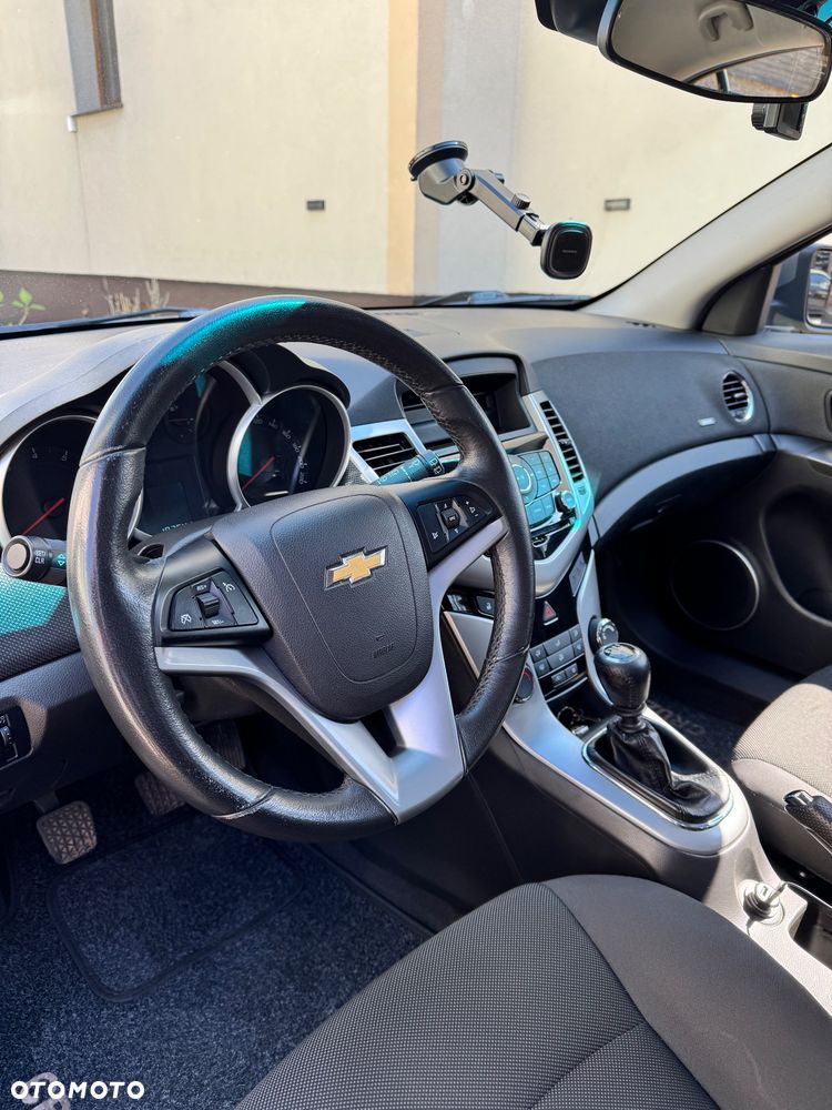 Chevrolet Cruze 1.6 LT - 10