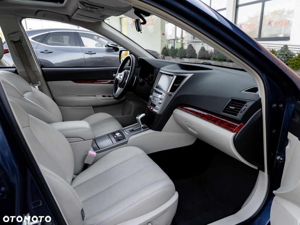 Subaru Outback 3.6 R Exclusive Navi - 8