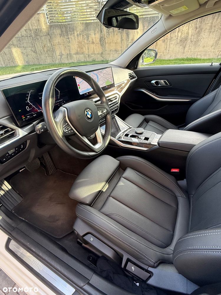 BMW Seria 3 320d xDrive Luxury Line sport - 24