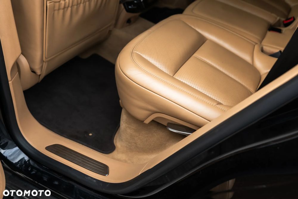 Porsche Cayenne S - 14