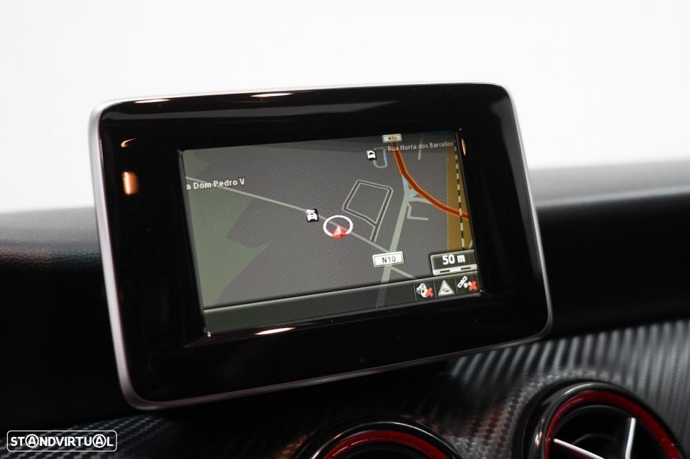 Mercedes-Benz A 45 AMG 4-Matic - 11