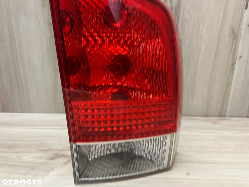 LAMPA TYLNA PRAWA VOLVO XC70 V70 II LIFT - 5