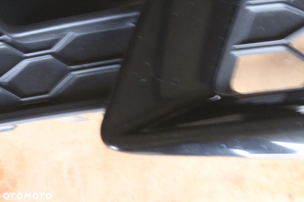 KRATKA ZDERZAKA PRAWA AUDI A4 B9 LIFT S LINE 8WD807682M 2022 - 6