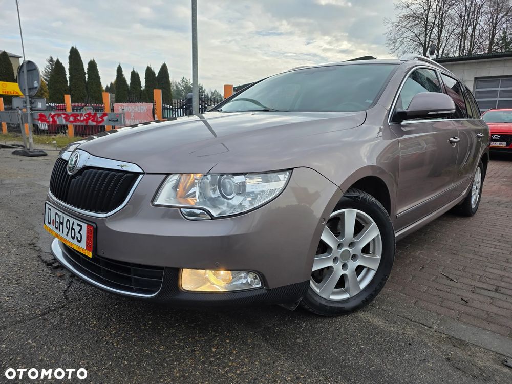 Skoda Superb 2.0 TSI DSG Exclusive - 2