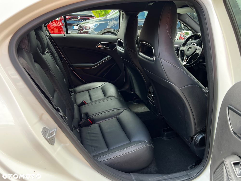 Mercedes-Benz Klasa A 250 7G-DCT AMG Line - 10