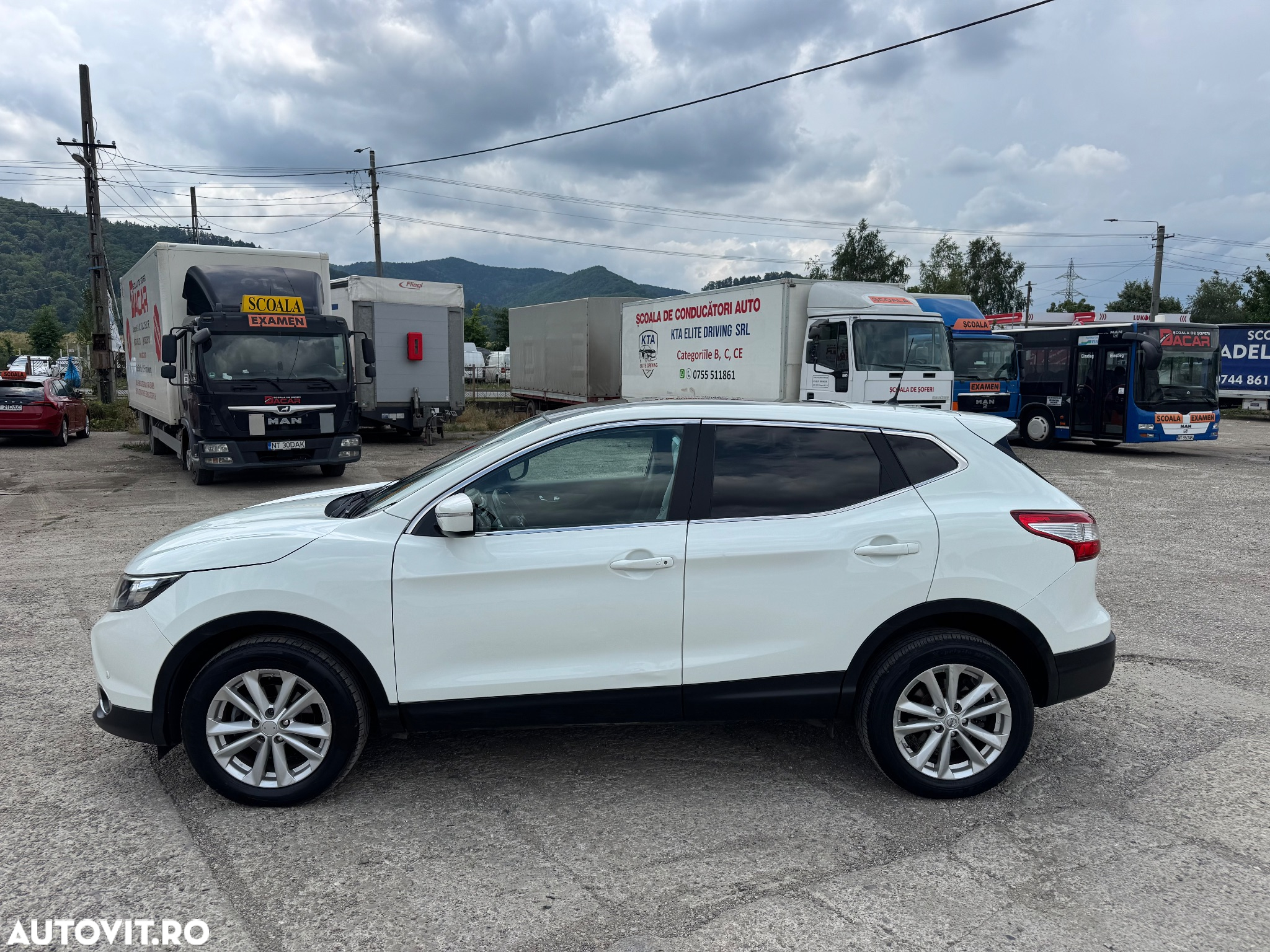 Nissan Qashqai 1.5 DCI TEKNA - 19