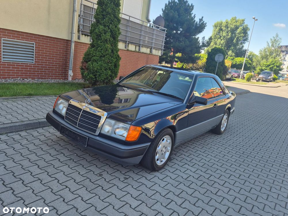Mercedes-Benz W124 1987 photo 2