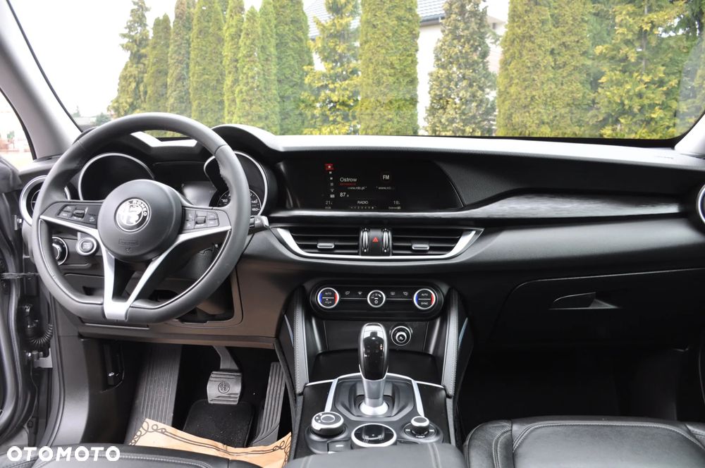 Alfa Romeo Stelvio 2.0 Turbo 16V AT8-Q4 Executive - 32