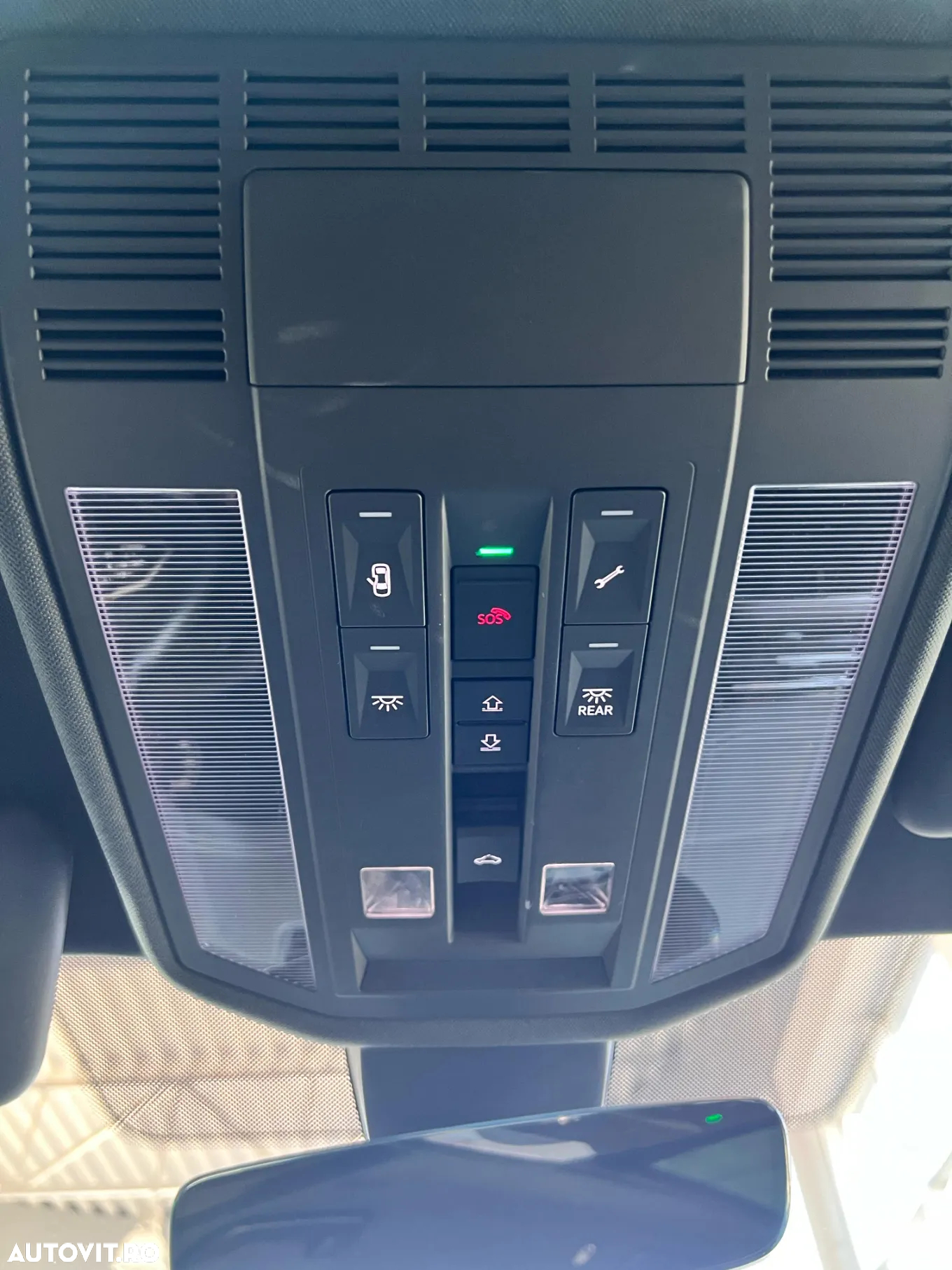 Volkswagen Touareg - 11