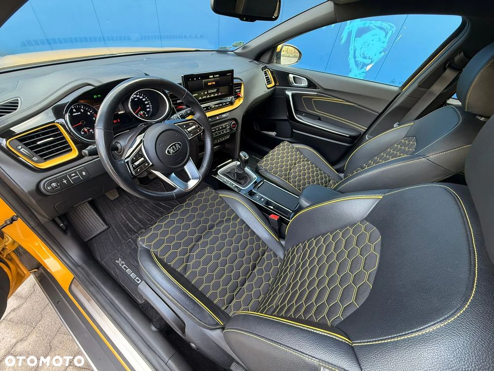 Kia XCeed 1.5 T-GDI Business Line - 25
