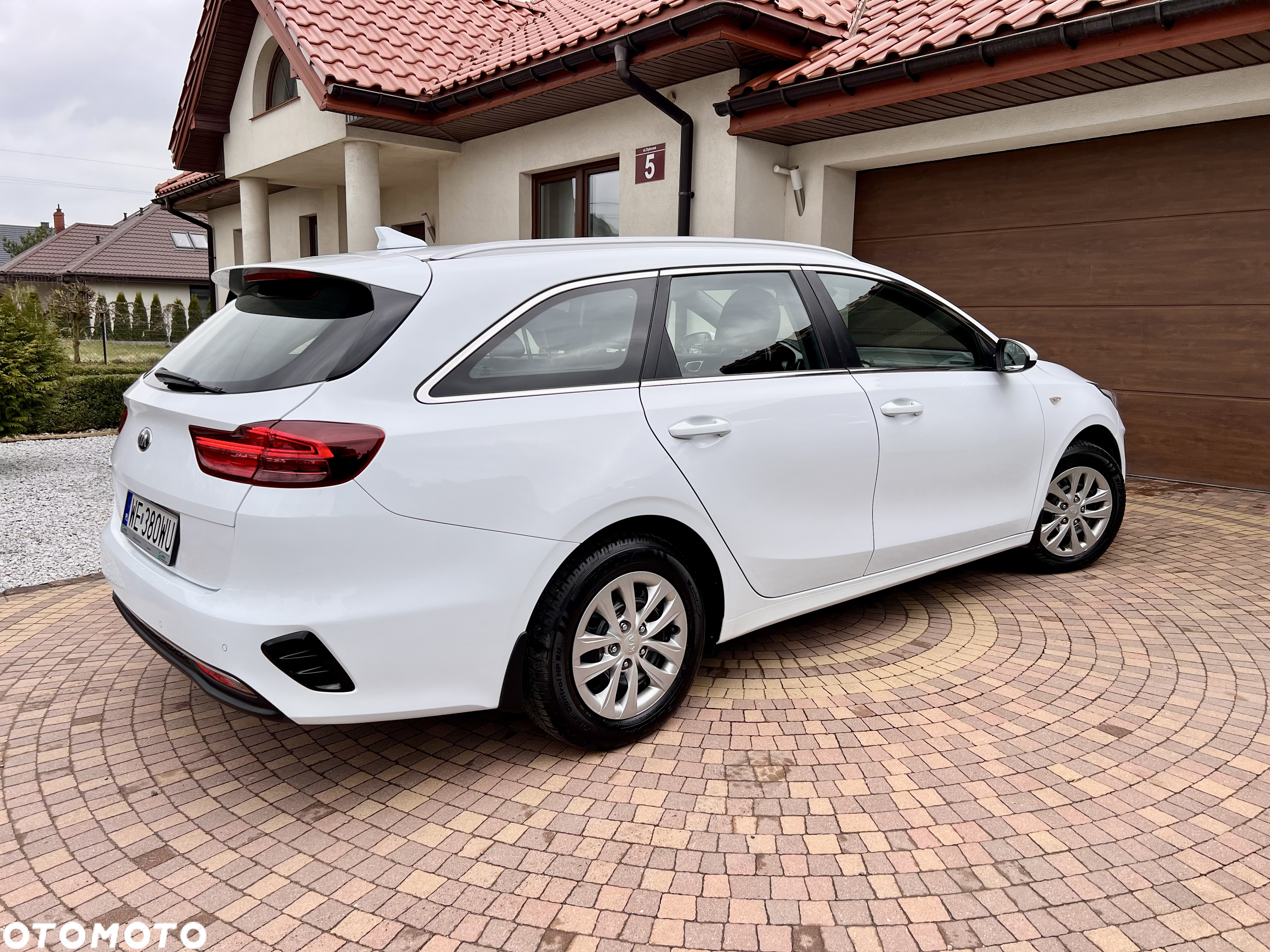 Kia Ceed 1.6 CRDi SCR M - 3
