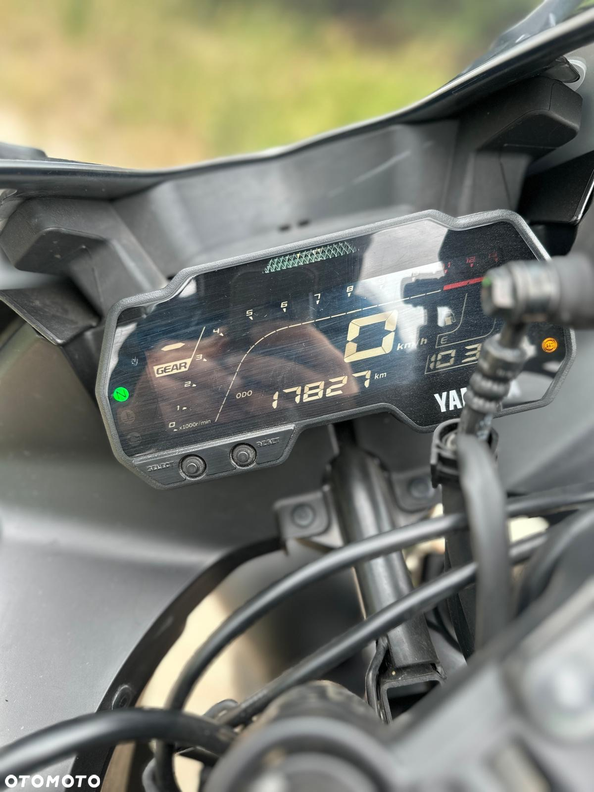 Yamaha YZF - 8