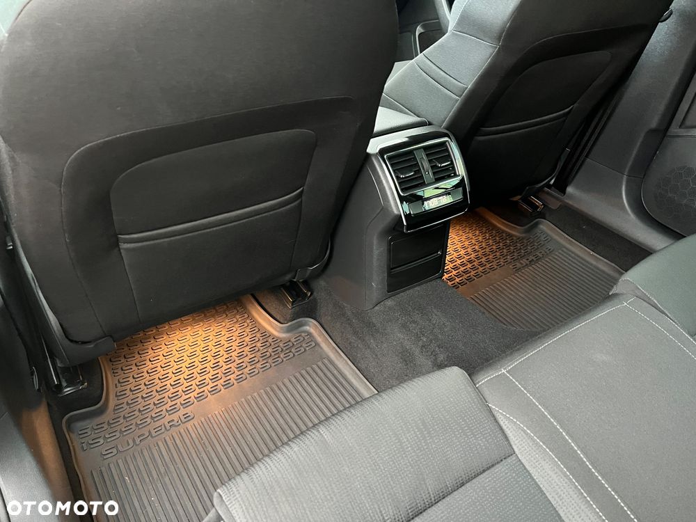 Skoda Superb 2.0 TDI DSG Ambition - 32