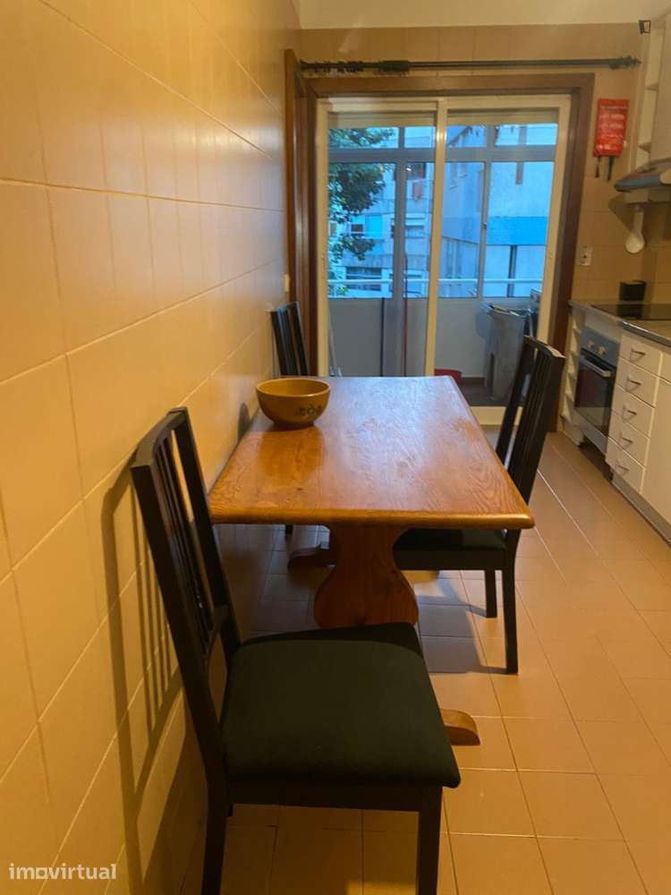 Apartamento com 1 quartos - localizado em Paranhos Porto - Grande imagem: 5/20