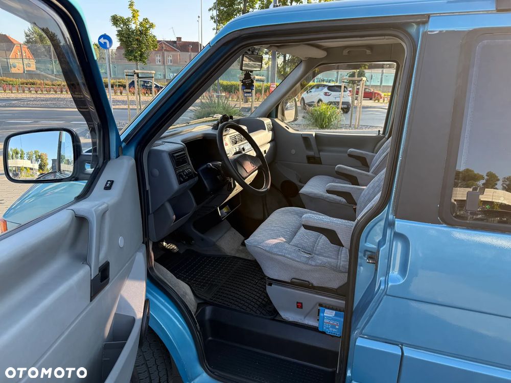 Volkswagen Multivan - 27