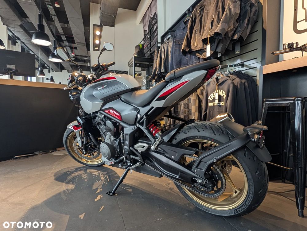 Triumph Trident - 9