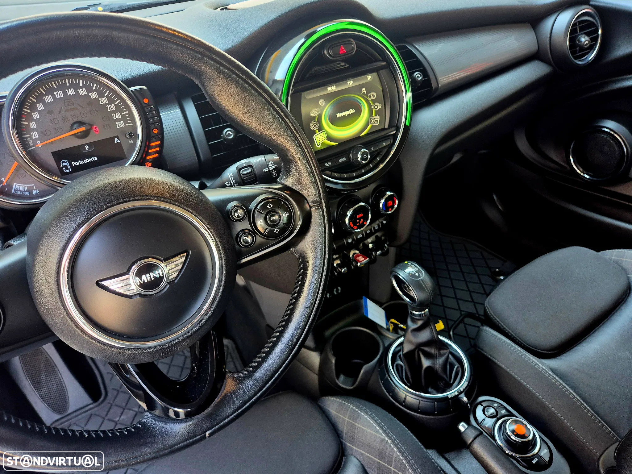 MINI 3 Portas Cooper Auto - 34