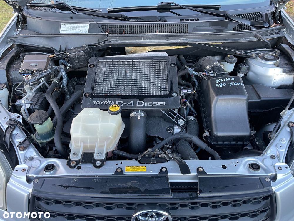 Toyota RAV4 2.0 D-4D 4x4 - 12
