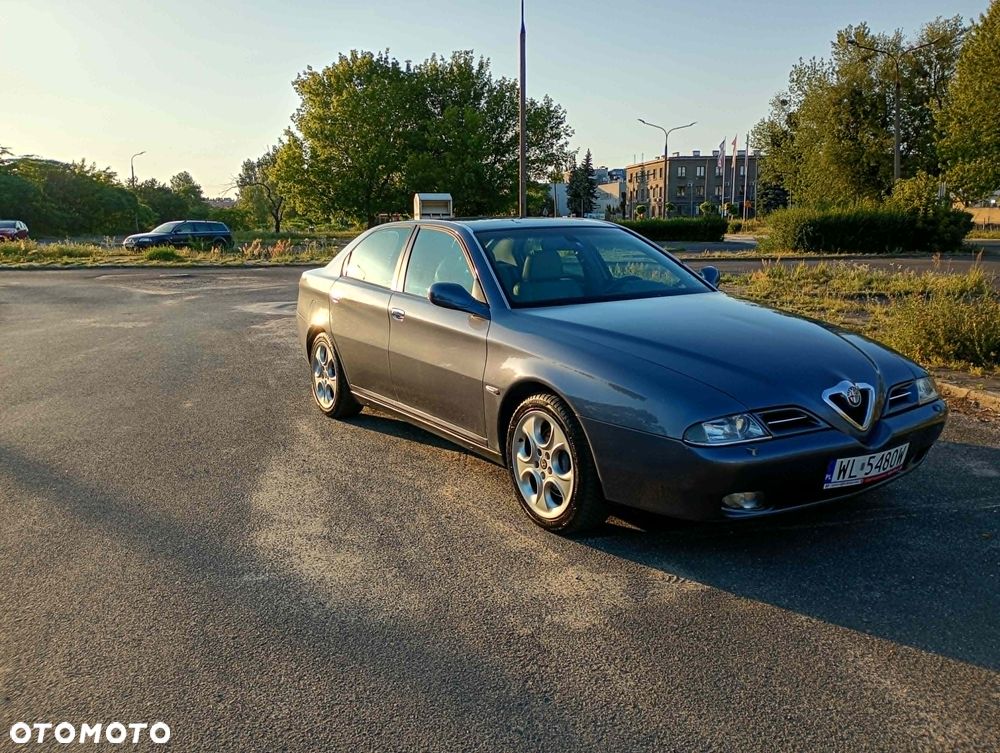 Alfa Romeo 166 - 4