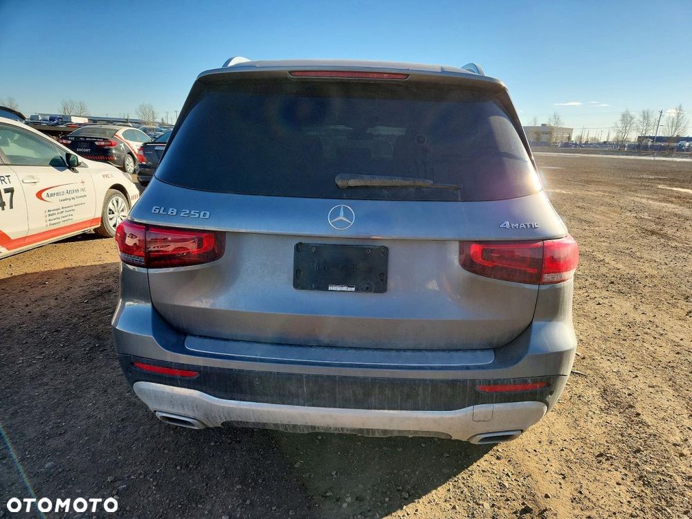 Mercedes-Benz GLB 250 4-Matic Style 8G-DCT - 6