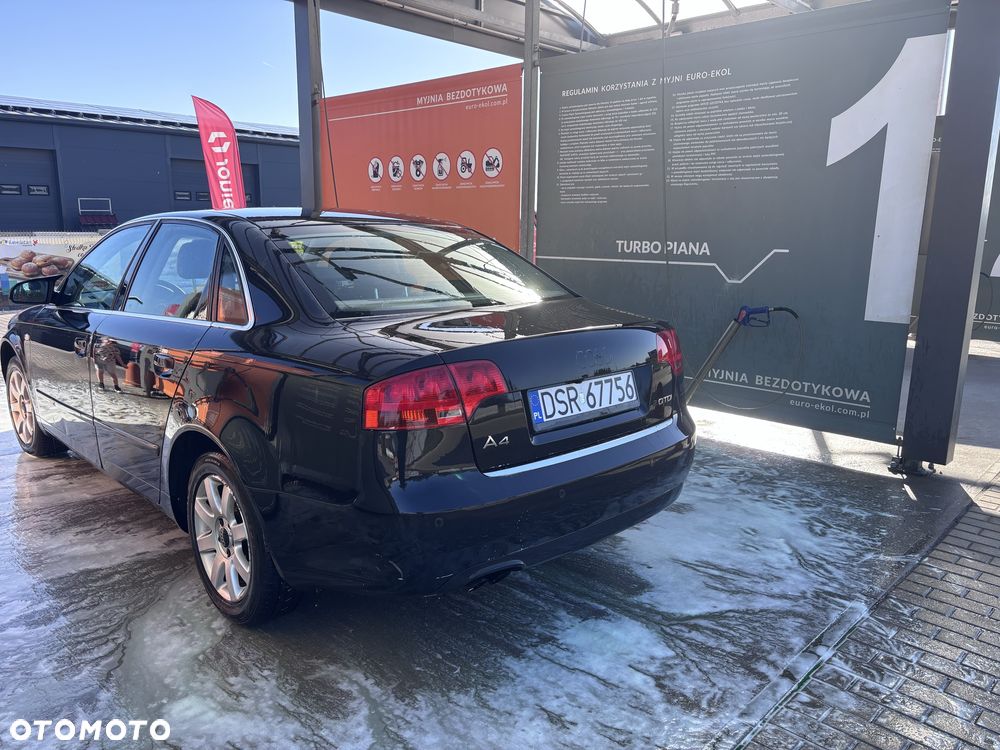 Audi A4 Limousine - 5