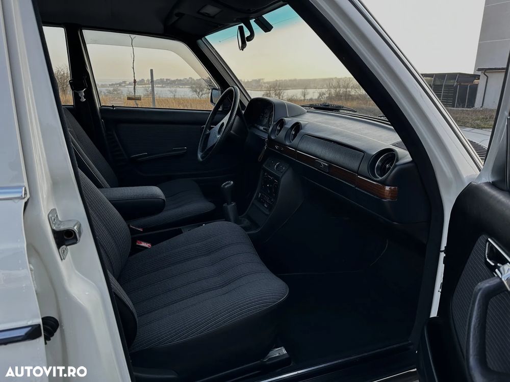 Mercedes-Benz W123 - 27