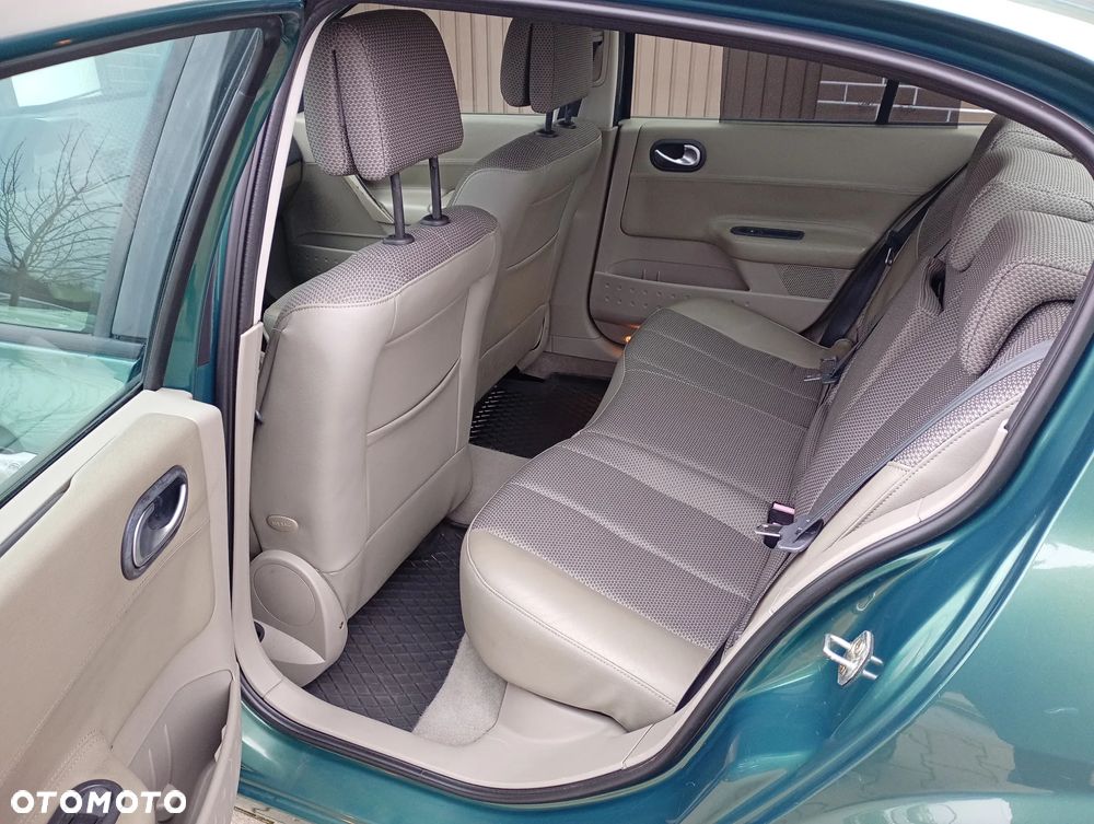 Renault Megane 1.6 Privilege - 21