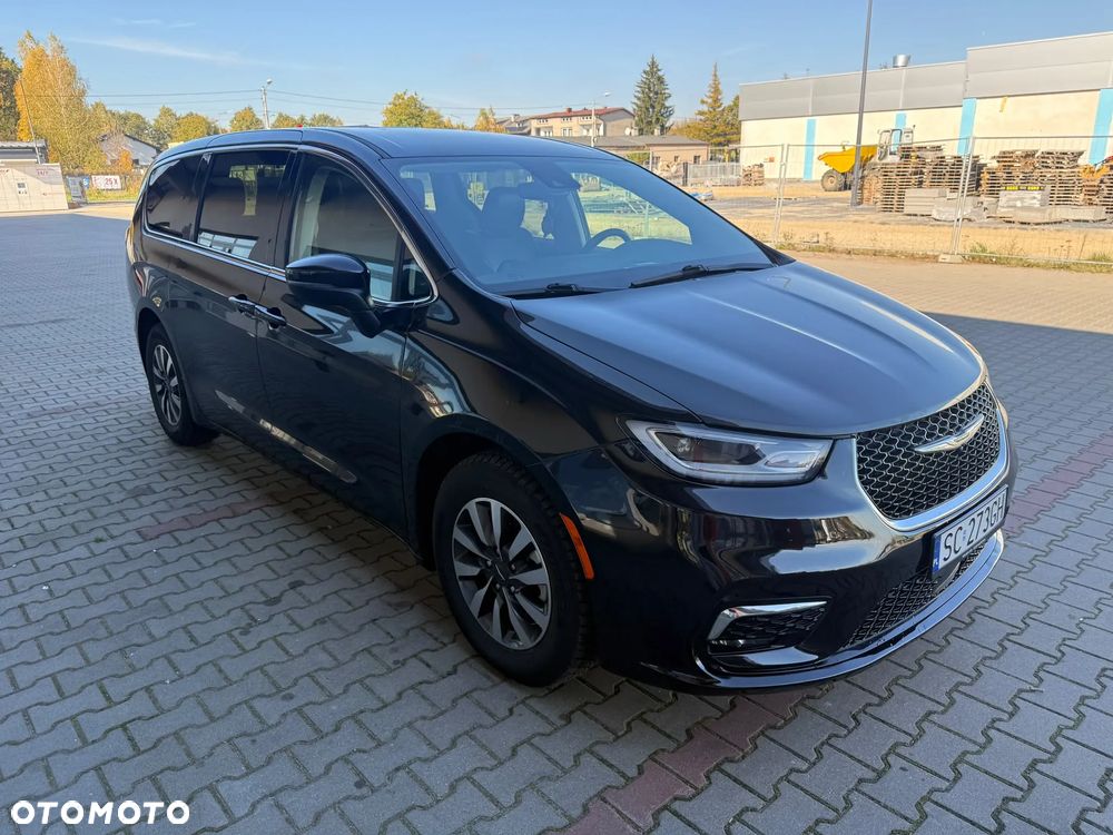 Chrysler Pacifica 2023 photo 2