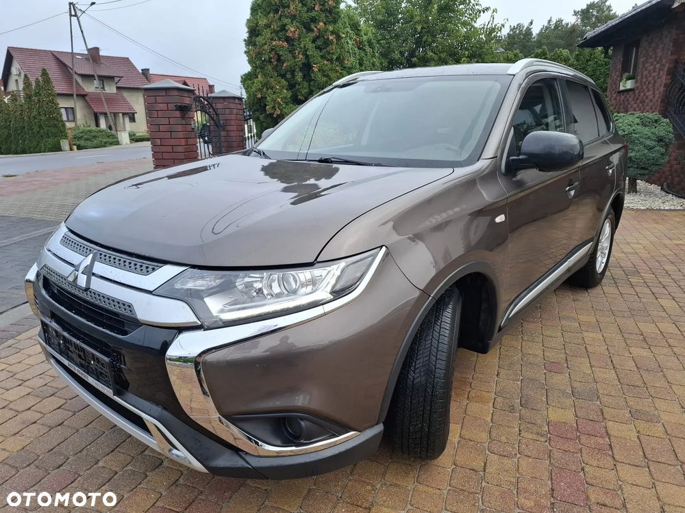 Mitsubishi Outlander - 2