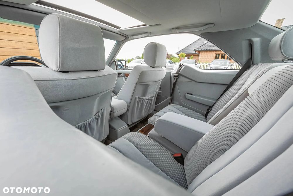 Mercedes-Benz W124 (1984-1993) - 24