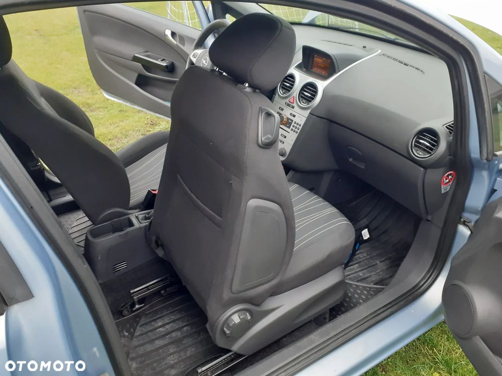 Opel Corsa 1.2 16V - 10