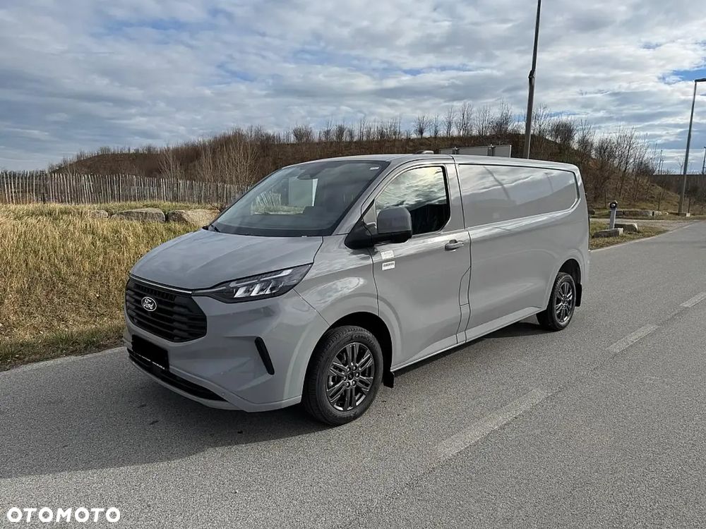 Ford Transit Custom Van - 2
