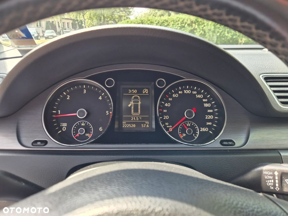Volkswagen Passat 2.0 TDI DPF DSG Highline - 11