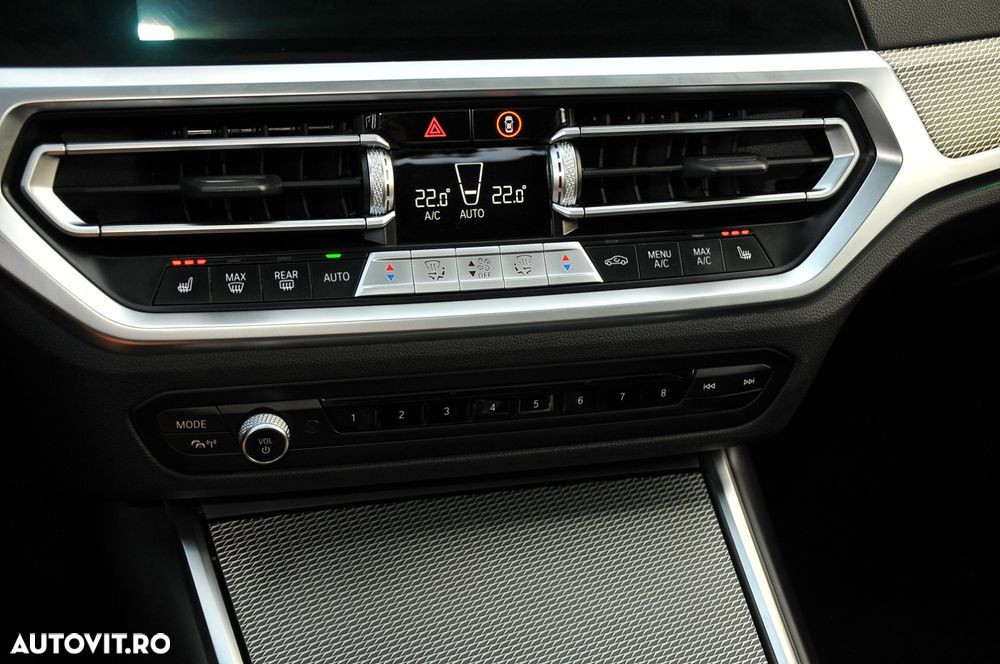 BMW Seria 3 330d xDrive AT MHEV - 31