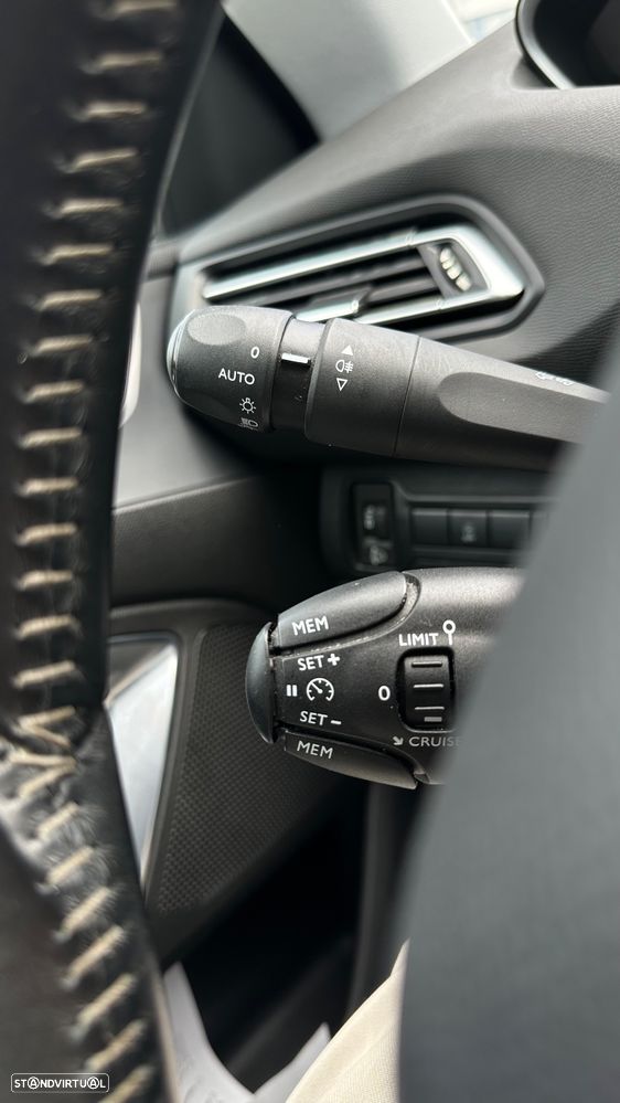 Peugeot 308 1.5 BlueHDi Business Line - 32