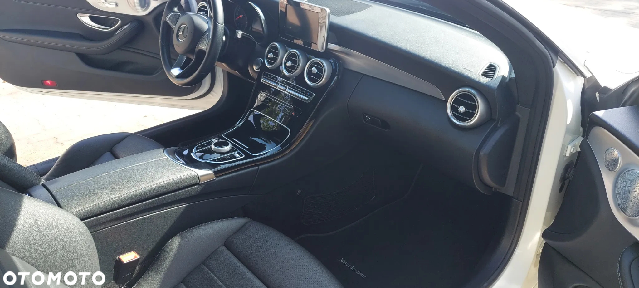 Mercedes-Benz Klasa C 300 9G-TRONIC - 20