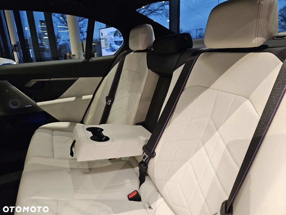 BMW Seria 5 530e - 18