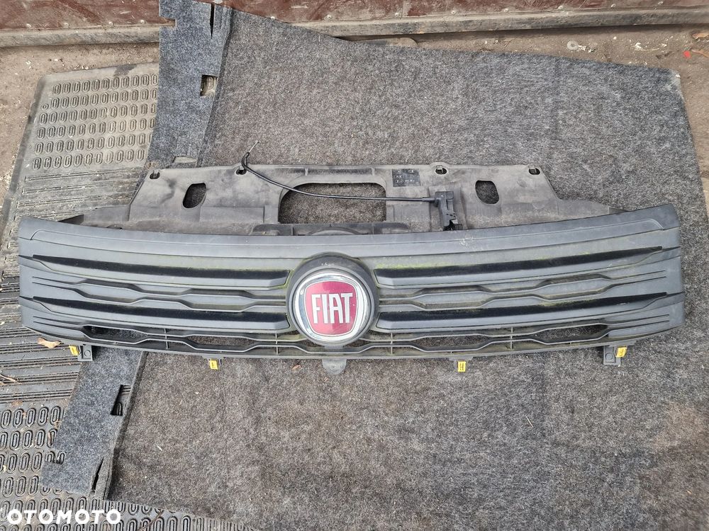 Atrapa gril fiat talento - 1