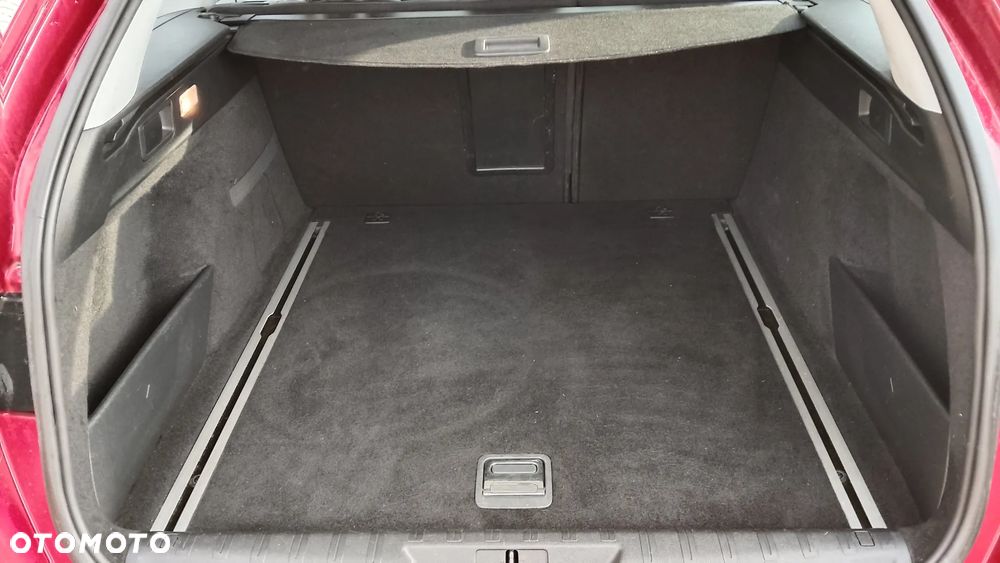 Peugeot 308 2.0 Blue HDi Allure S&S - 17