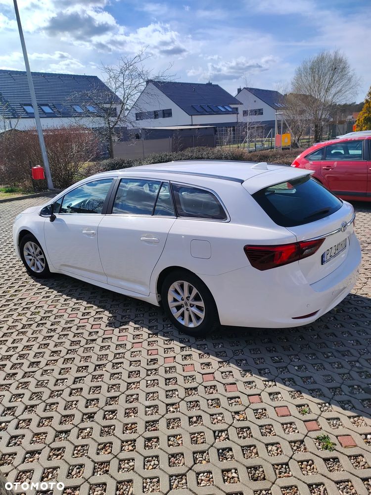 Toyota Avensis 1.8 Active - 4