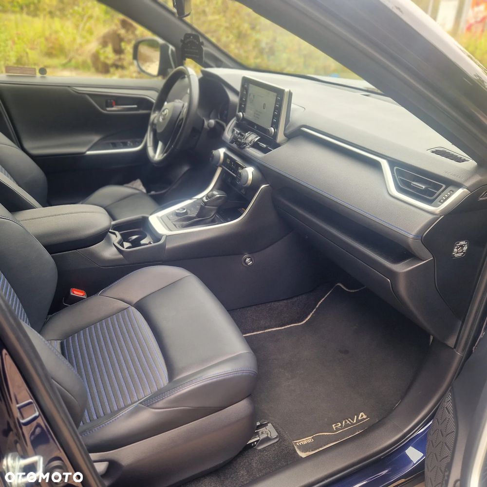 Toyota RAV4 - 11