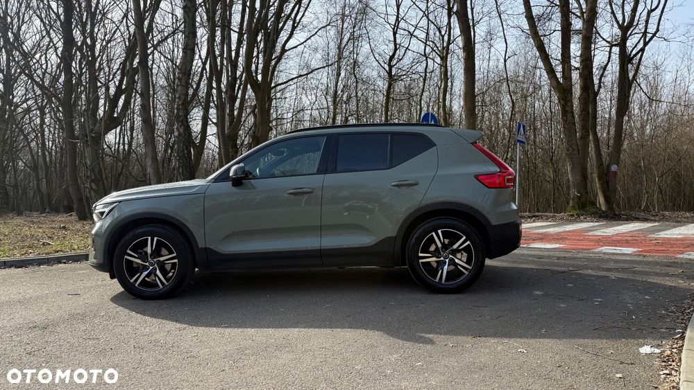 Volvo XC 40 B3 Plus Dark - 2
