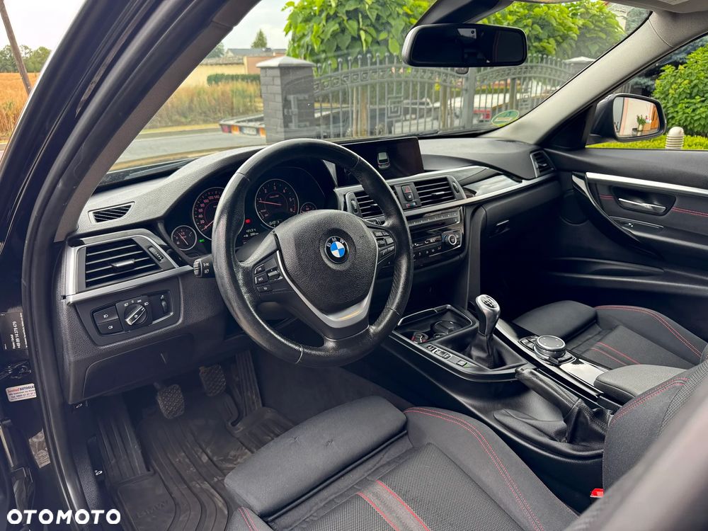 BMW Seria 3 320d Sport Line Shadow - 15