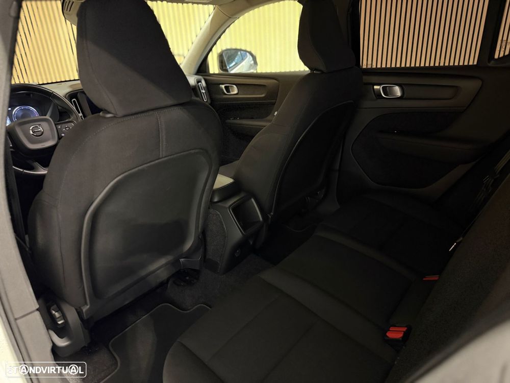 Volvo XC 40 2.0 D3 Momentum Plus Geartronic — fotografia 21