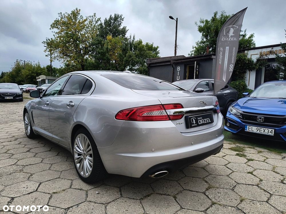 Jaguar XF - 7