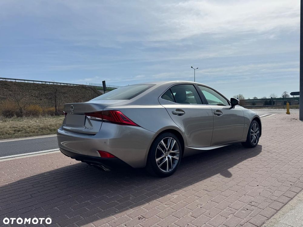 Lexus IS 200t Elegance - 10